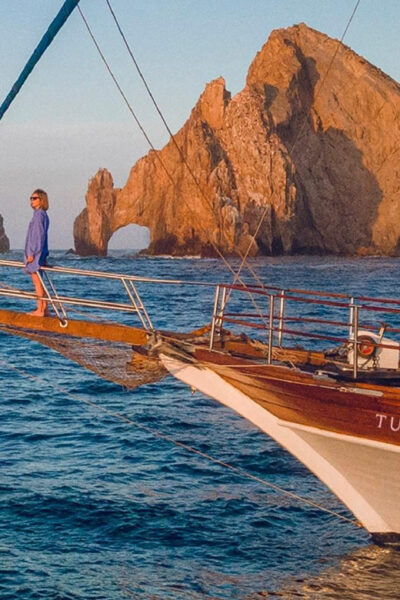 Sunset on a Sailboat + Dinner With Views of the Cabo Arch - Recommended Attire and Items