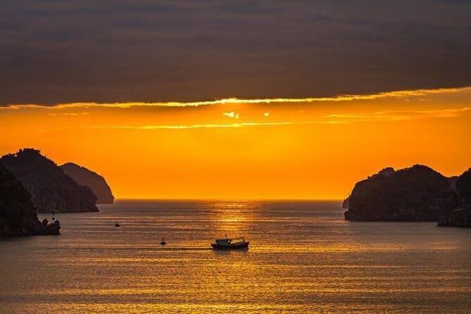 Sunset on Lan Ha Bay to Viet Hai Village to Viewpoint Ha Long Bay - Good To Know