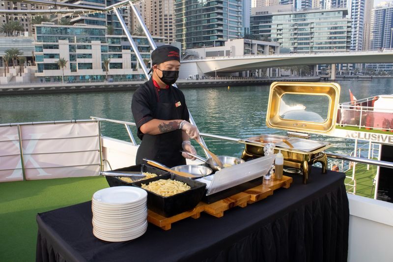 Sunset or Dinner Cruise with Live Music & Open Bar - Choosing a deck and getting the view you want