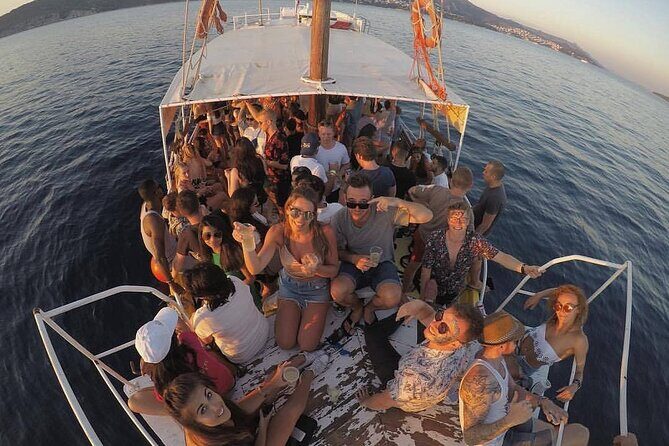 Sunset Party Boat Excursion with Lunch & Drinks + Pick Up - Who Will Love This Tour?