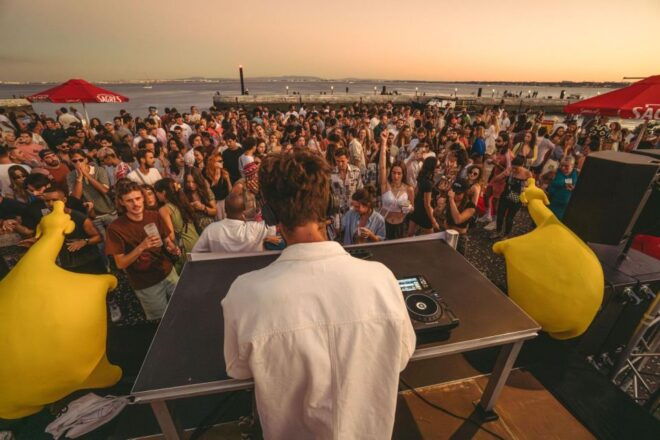 Sunset Party by the Riverside With Open Bar - Experience Highlights