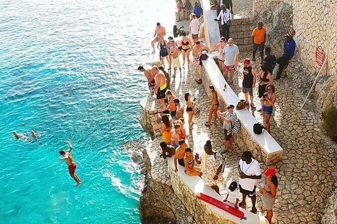 SUNSET PARTY CRUISE Rick's Cafe Ocean Coral / Eden Bay Guests - Transportation & Group Size