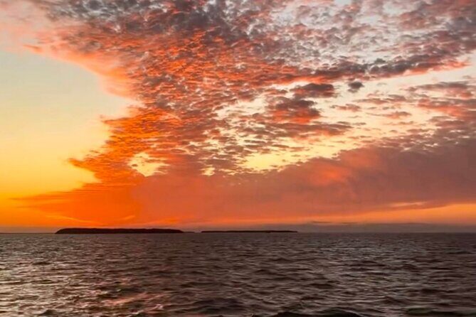 Sunset Powerboat Cruise - Good To Know