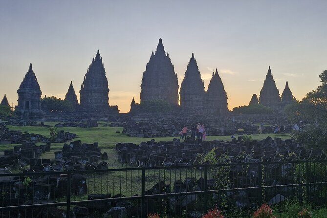 Sunset Prambanan & Ramayana Ballet Show + Dinner (Tickets Incl.) - Dinner with a View or a Local Alternative