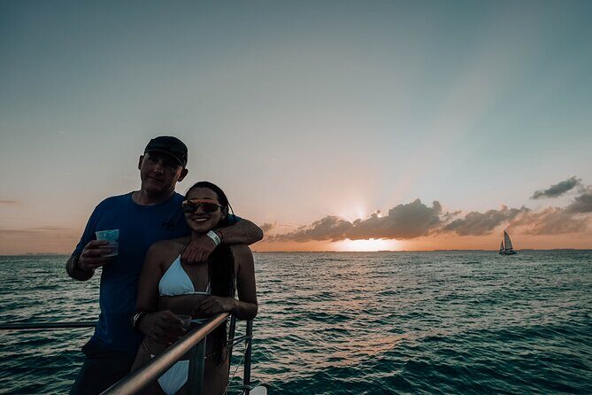Sunset Sailing Adventure to Isla Mujeres Unlimited + Transfer from Cancún - Good To Know