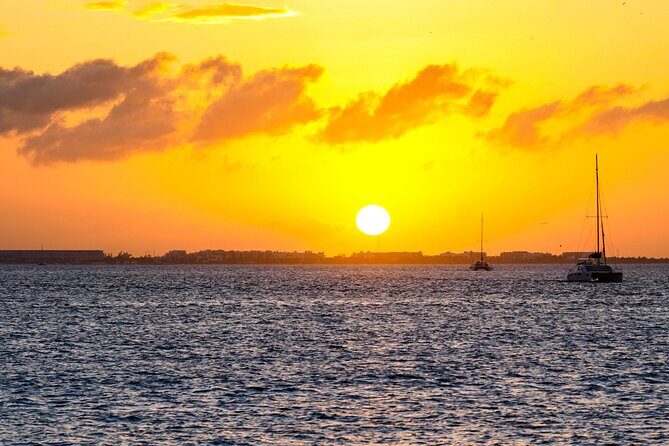 Sunset Sailing Adventure to Isla Mujeres Unlimited + Transfer from Cancún - What’s Included and What’s Not