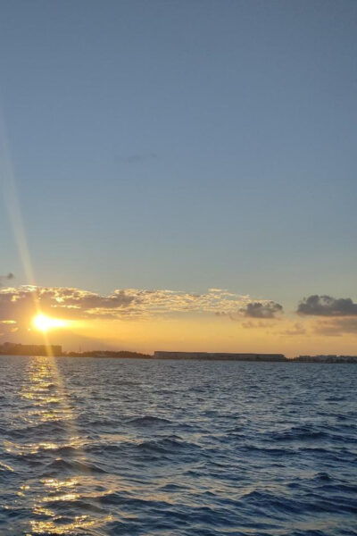 Sunset Sailing to Isla Mujeres With Cancún Transfer - Ideal for Couples and Photography