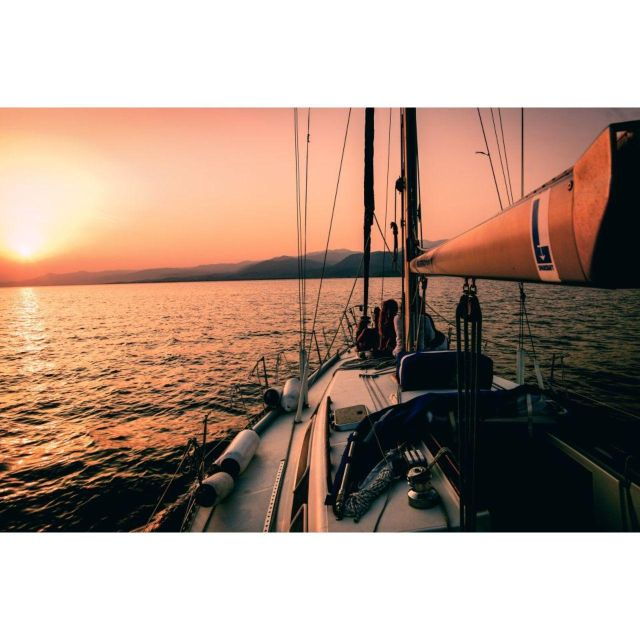 Sunset Sailing Trip to Dia & Museum of Heraklion - Archeological Museum Highlights