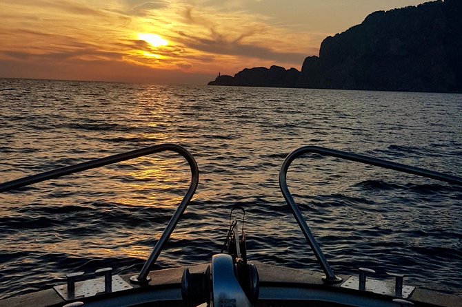 Sunset Tour by Private Boat - Inclusions and Amenities