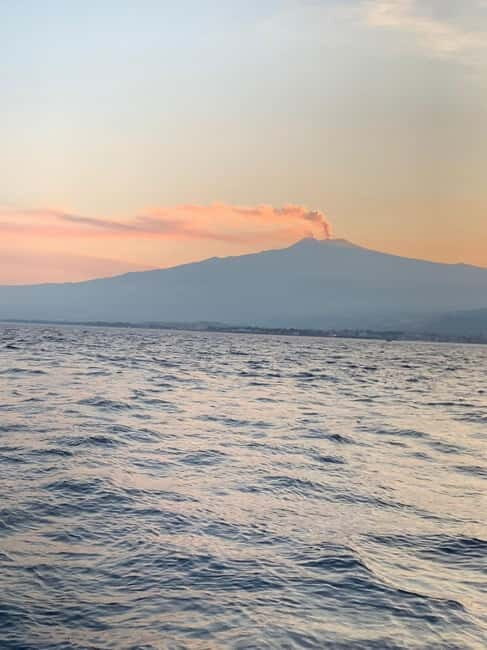 Sunset tour in search of dolphins with aperitif - Good To Know