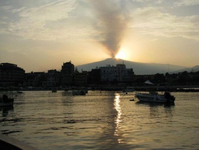 Sunset Tour in Search of Dolphins With Aperitif - Itinerary