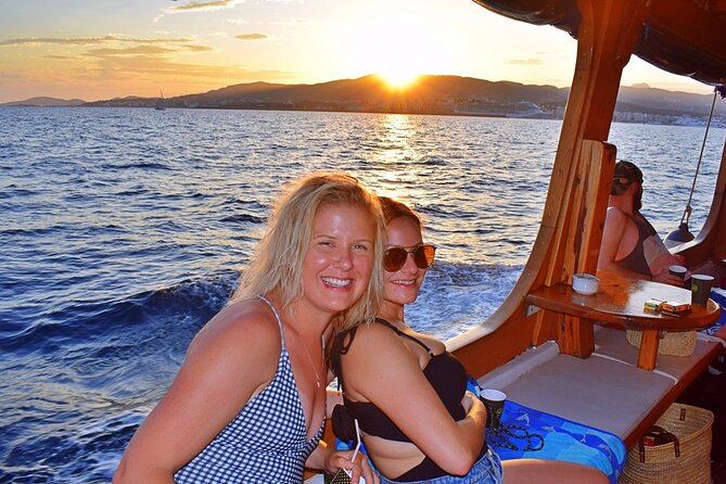 Sunset Tour Mallorca: Sunset Boat Trip With Music & Good Atmosphere - Cancellation Policy