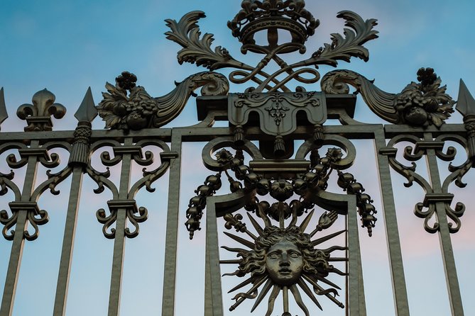 Sunset Versailles Bike Tour With Fireworks - Meeting and Pickup Details