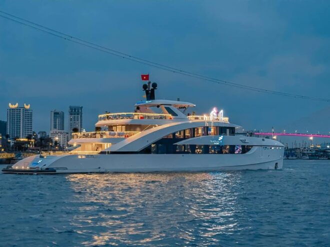 Sunset View & Halong Bay Night Trip - Dining on Luxury Yacht - Dining Experience