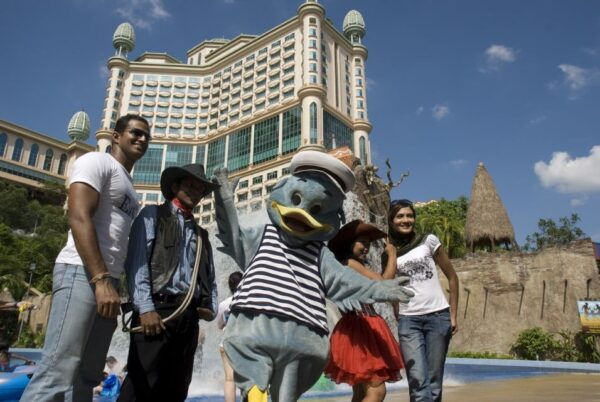 Sunway Lagoon: Ticket With Transfer From Kuala Lumpur - The Sum Up