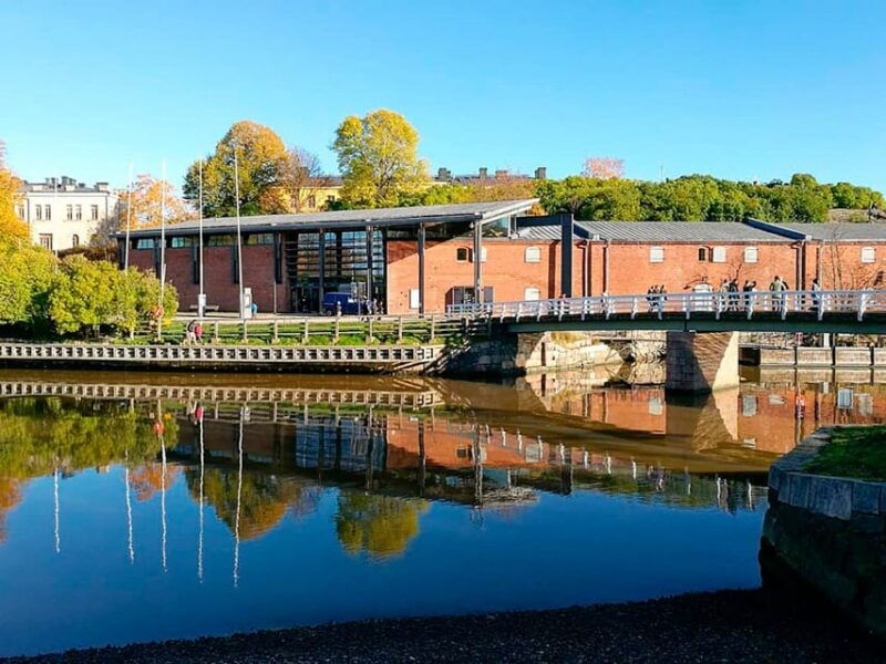 Suomenlinna: Guided Walking Tour with an Authorized Guide - What Travelers Say