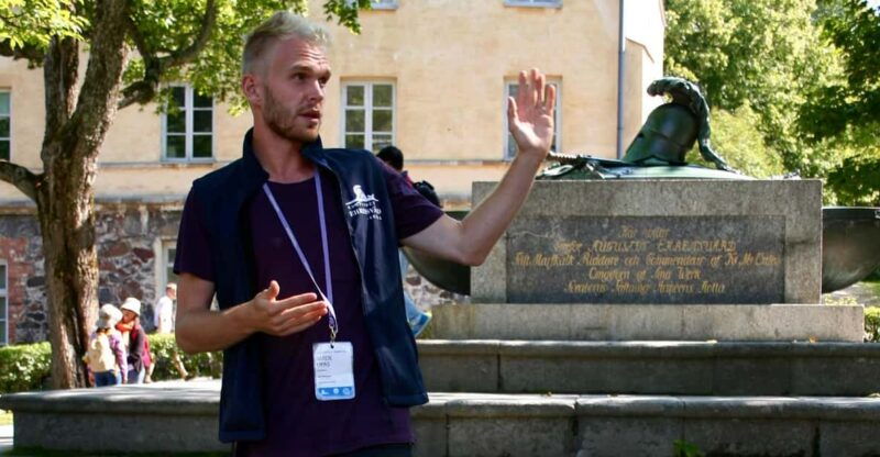 Suomenlinna: Guided Walking Tour with an Authorized Guide - The Sum Up