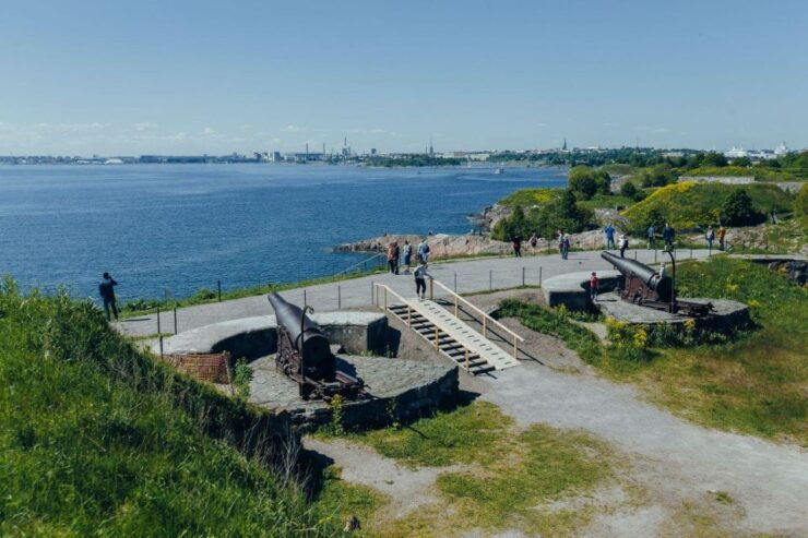 Suomenlinna: Private Tour With an Authorized Guide - Tour Details