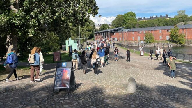 Suomenlinna Tour in French With Doro - Ferry Information