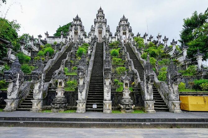 Superb Tour Magical Temple The Gate of Heaven and Tirta Gangga - Tour Highlights
