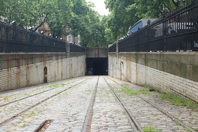 Superhero London Self Guided Audio Walking Tour - Famous Film Locations