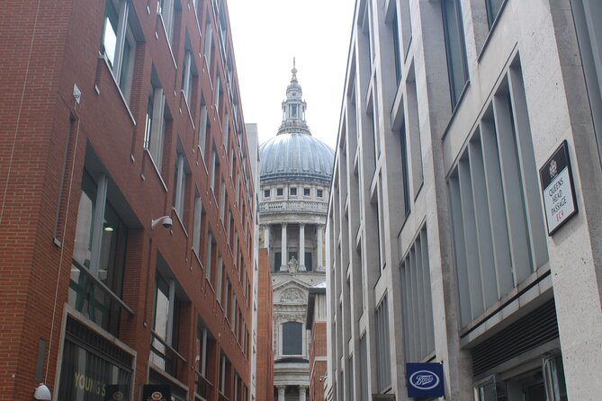 Superhero London Self Guided Audio Walking Tour - Insider Trivia and Gossip
