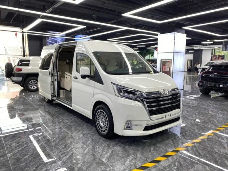 Superior Private Transfer Between CUN Airport and Cancun - Pickup and Drop-off