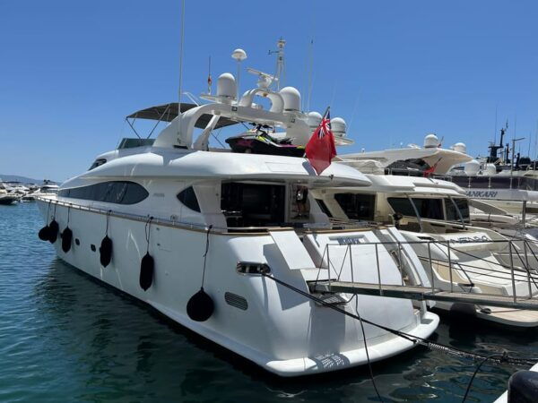 Superyacht 4 Hour Charter:12 Passengers:Drinks and Food Inc. - Relaxation Options