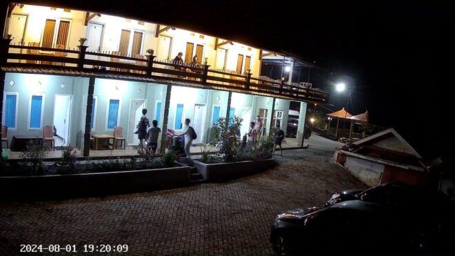 Surabaya: 4D3N Bromo Sewu Ijen Include Lodge & Airport Pickup - Accommodation Choices