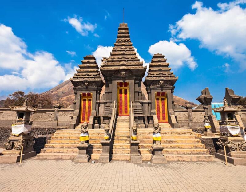 Surabaya: Mount Bromo National Park Private Full-Day Tour - Exploring the Mount Bromo Private Full-Day Tour: A Truly Authentic Indonesian Adventure
