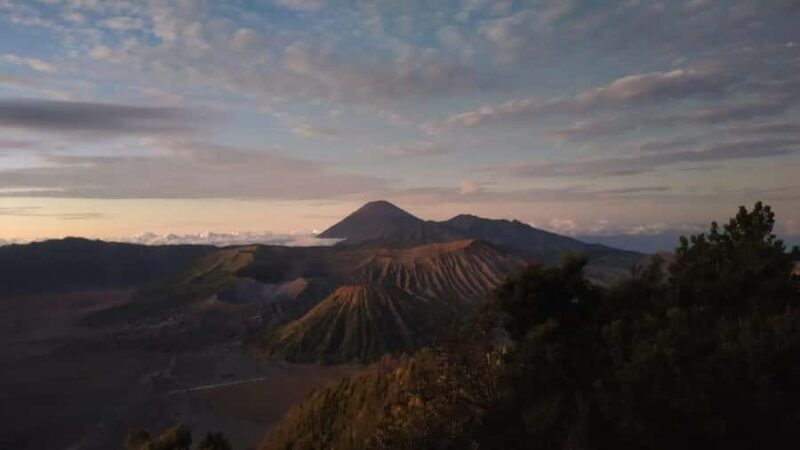Surabaya: Mount Bromo Sunrise & Crater Climb Tour - The Itinerary: What You’ll Experience