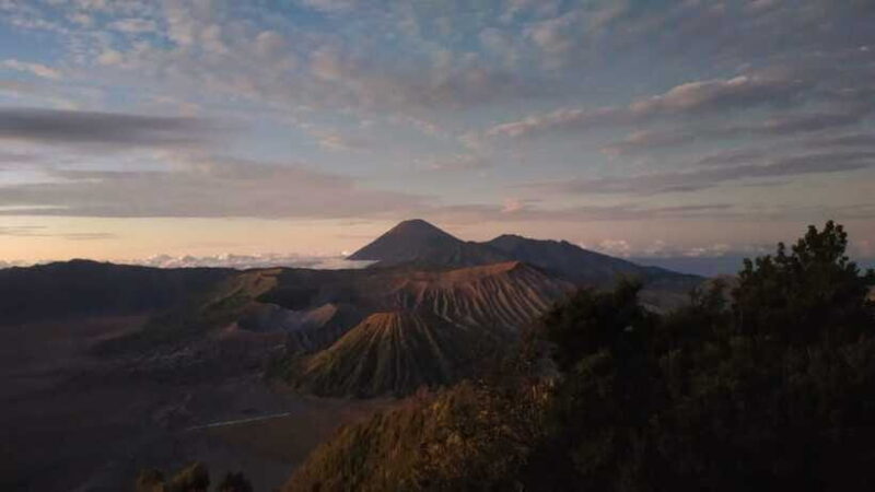 Surabaya: Mount Bromo Sunrise & Crater Climb Tour - What Travelers Love About the Tour