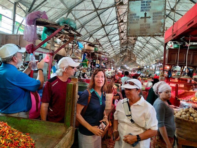 Surabaya Old City & Submarine Monument Private Half-Day Tour - What to know before you book
