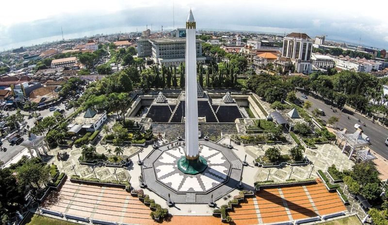 Surabaya Old City & Submarine Monument Private Half-Day Tour - Monkasel: a submarine in the middle of the city