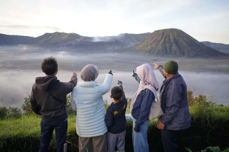 Surabaya or Malang: Mount Bromo Sunrise with good tour guide - Surabaya or Malang: Mount Bromo Sunrise with Good Tour Guide