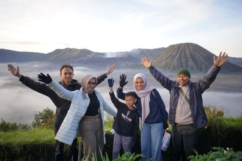 Surabaya or Malang: Shared Mount Bromo Trip with Breakfast - Good To Know