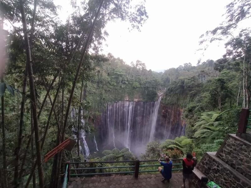 Surabaya or Malang: Tumpak Sewu Waterfall Share Guided Tour - The Waterfall: A Visual Masterpiece