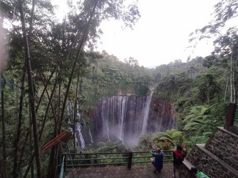 Surabaya or Malang: Tumpak Sewu Waterfall Share Guided Tour - Practical Details That Matter