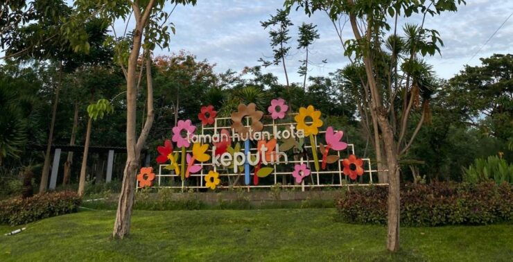 Surabaya: Private Car Charter With Professional Driver - Activity Details