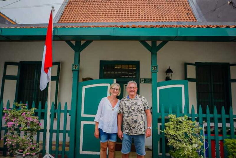 Surabaya Private Tour with Local Cuisine - Exploring Ampel Mosque