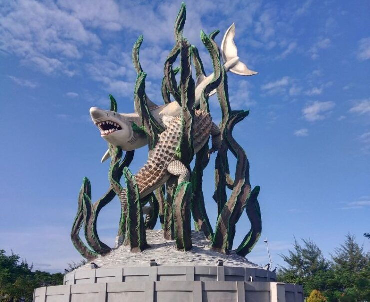 Surabaya:Private Car Charter With Professional Driver by Van - Activity Details
