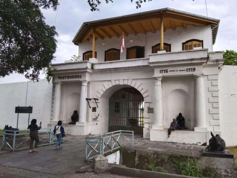 SURAKARTA (SOLO CITY) : CUSTOMIZED TOURS WITH CAR DRIVER - Summary