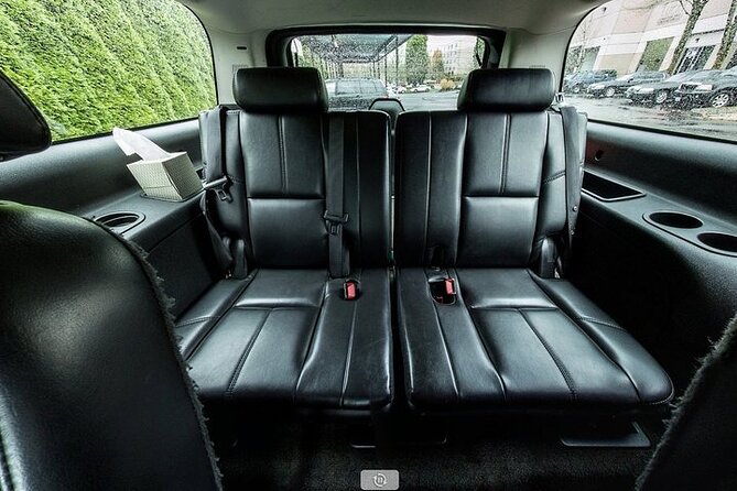 SUV Arrival Transfer From Sharjah Airport SHJ to Sharjah City - Price and Guarantee