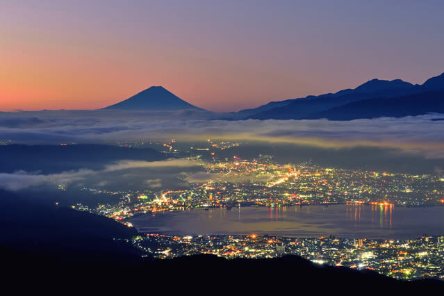 Suwa Lake, Japans premier fireworks production site, hosts a spectacular 40,000-shot aquatic fireworks display. - Getting to Kami-Suwa and getting home