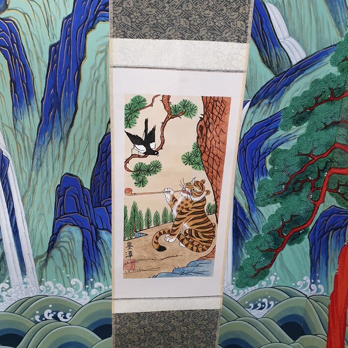 Suwon Drawing Korean Folk painting(Minhwa) Class - A calm painting session in Suwon