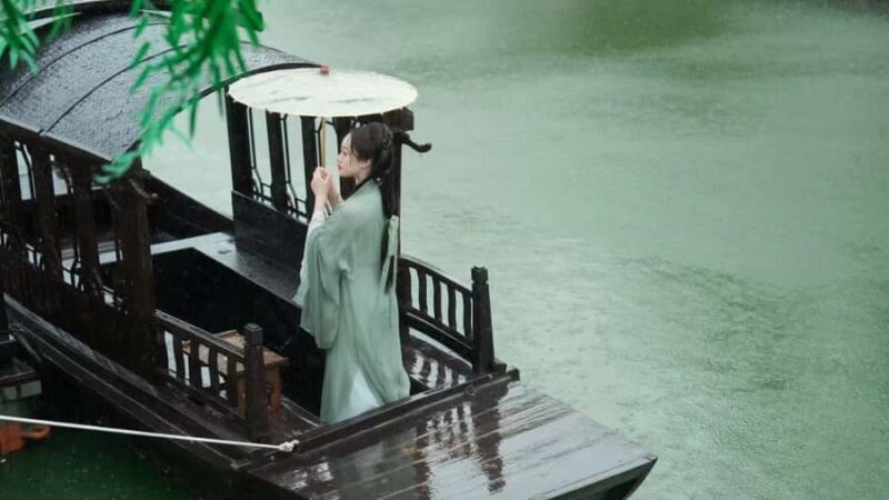 Suzhou: Classical Hanfu Photoshoot on Pingjiang Road - Good To Know