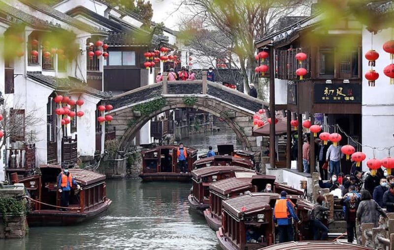 Suzhou: Lingering Garden & Zhouzhuang Water Town Day Tour - Zhouzhuang: The Quintessential Water Town