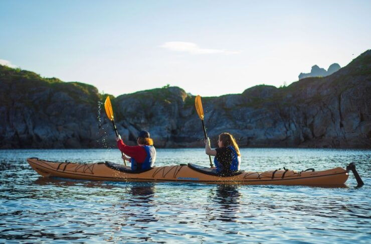 Svolvær: Evening Kayaking Adventure - Activity Experience
