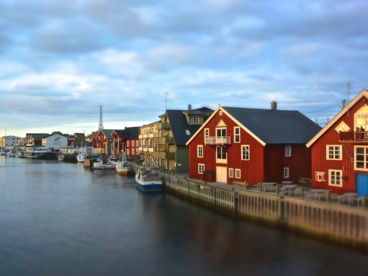 Svolvaer: Lofoten Islands 5-Hour Tour - Booking Information