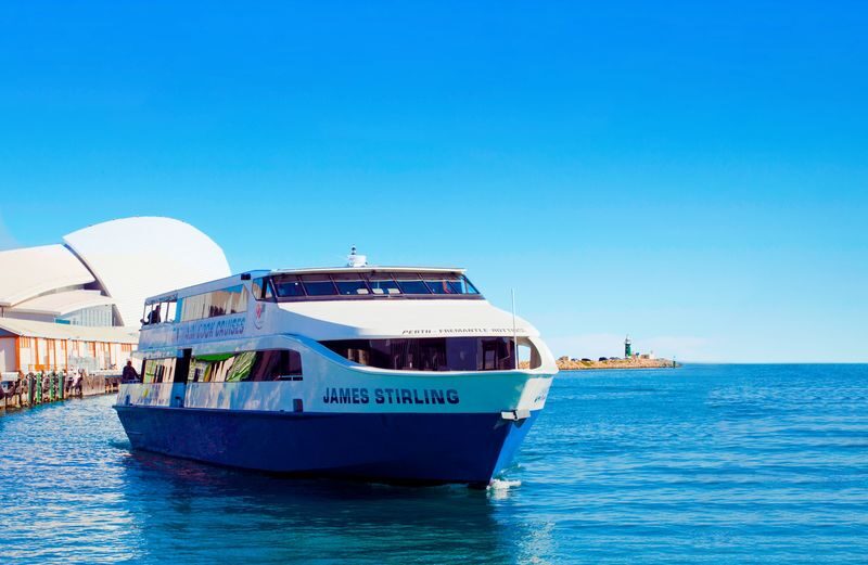 Swan River Lunch Cruise - A river route that makes lunch part of the outing